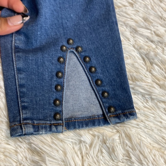 Good American Good Legs Stud Hem Skinny Jeans - Picture 8 of 13